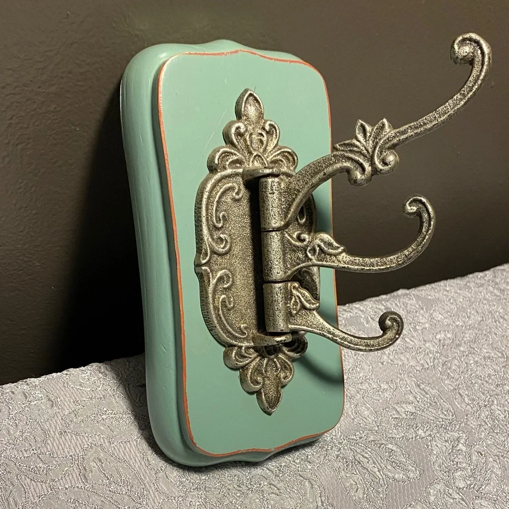 Vintage-Style Adjustable Wall Hook in Mint and Silver